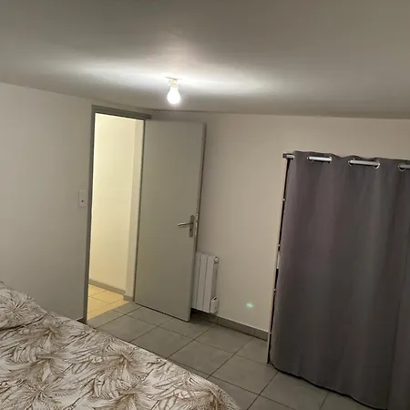 T2 Pour 5 Personnes 1 Chambre Satolas-et-Bonce Exterior photo